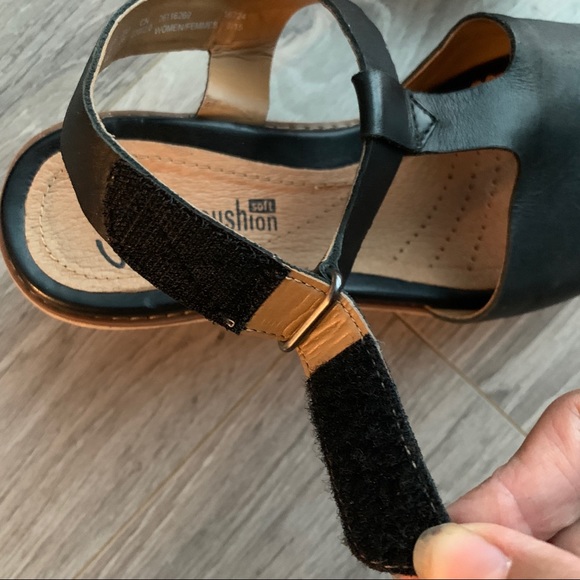 Clarks Collection Wedge Sandals Black Leather T Strap Platform Size 6 - Picture 8 of 9